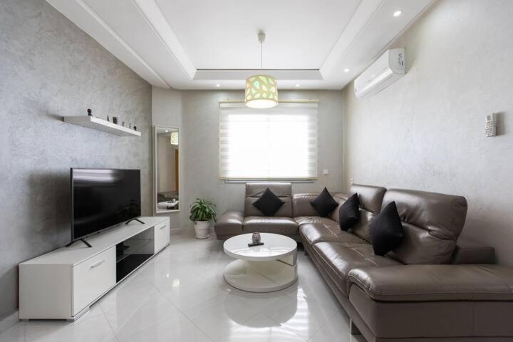 Modern In The Heart Of * Tanger