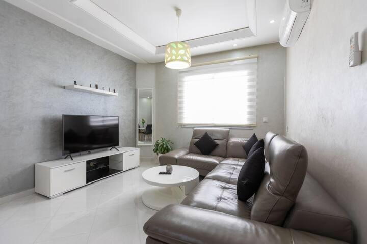 Modern In The Heart Of * Tanger